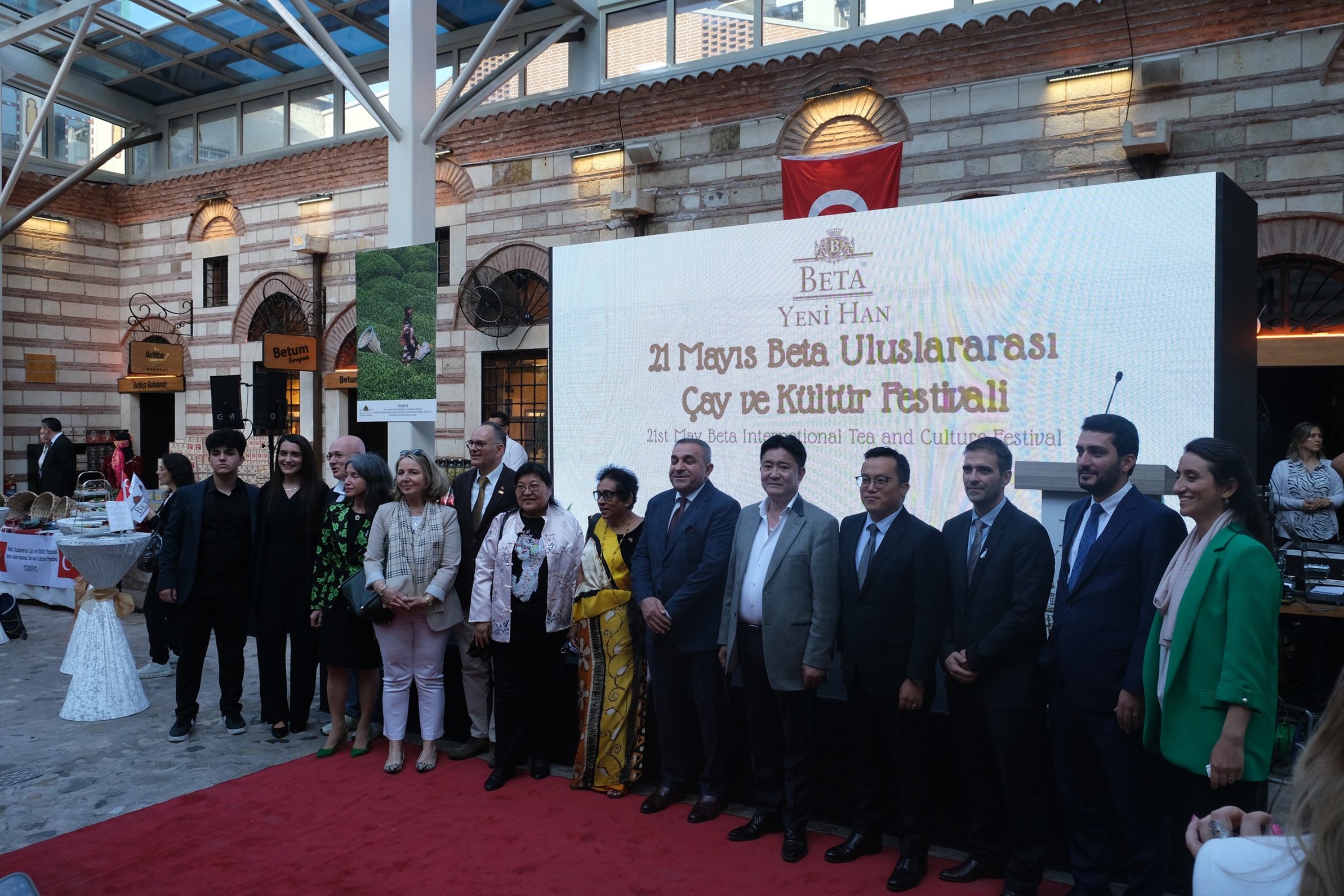 Türkiye ve dünya çay kültüründen 39 farklı çay çeşidi tüketicilerle buluşuyor