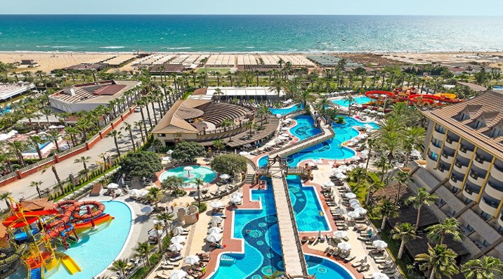 Hamdi Yılmaz, Royal Dragon Hotel Side'de Executive Chef olarak göreve başladı