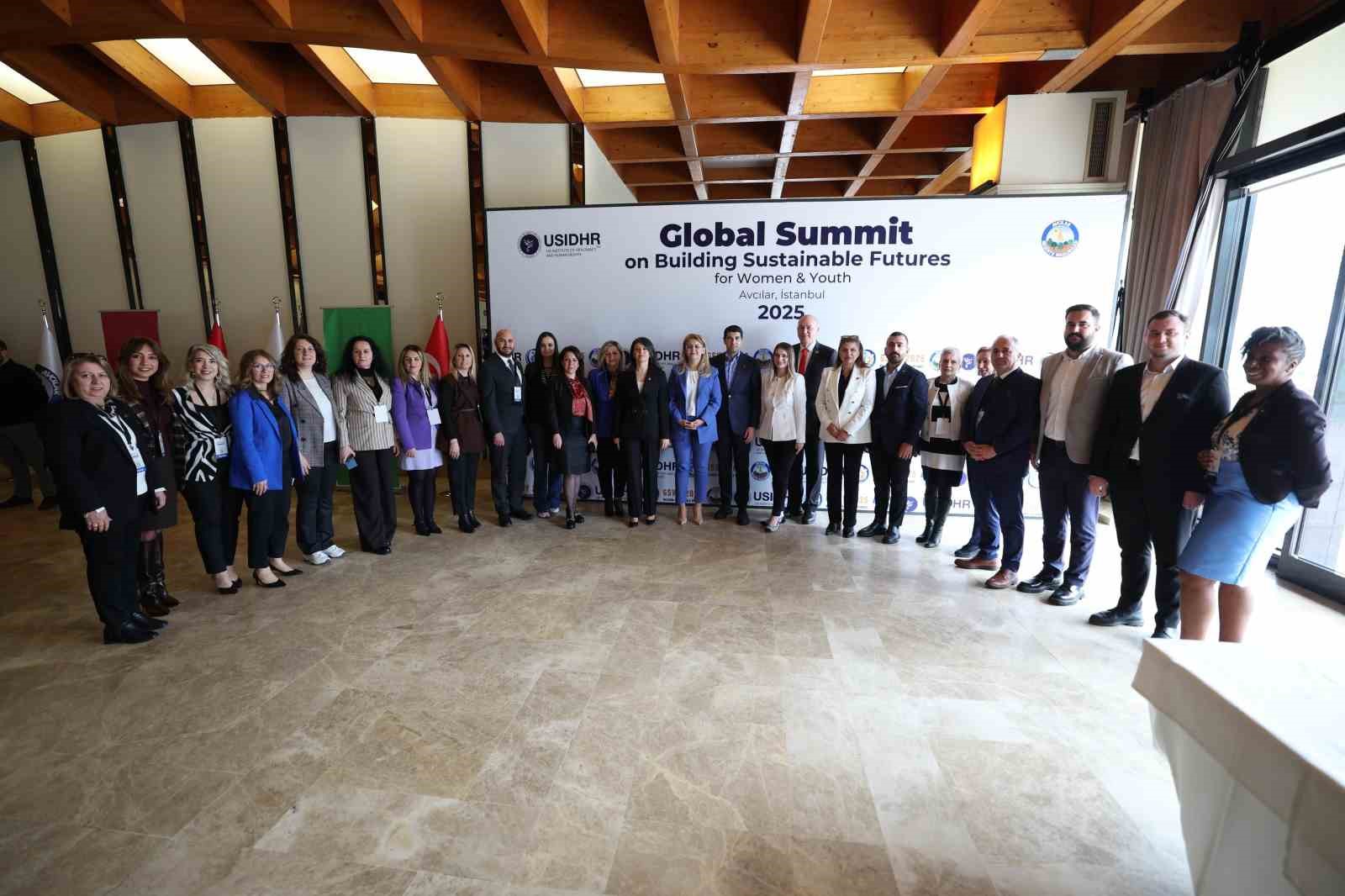 Bakırköy Belediye Başkanı Ovalıoğlu Kadın ve Gençlik Zirvesinde konuştu: "İstanbul’un yerel deneyimi, dünya için model olabilir" Bakırköy Belediye Başkanı Ovalıoğlu Kadın ve Gençlik Zirvesinde konuştu: "İstanbul’un yerel deneyimi, dünya için model olabilir"