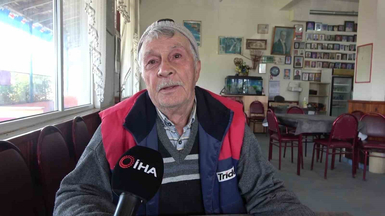 Kahvehanenin vefat eden müşterilerinin anısı duvarda yaşatılıyor