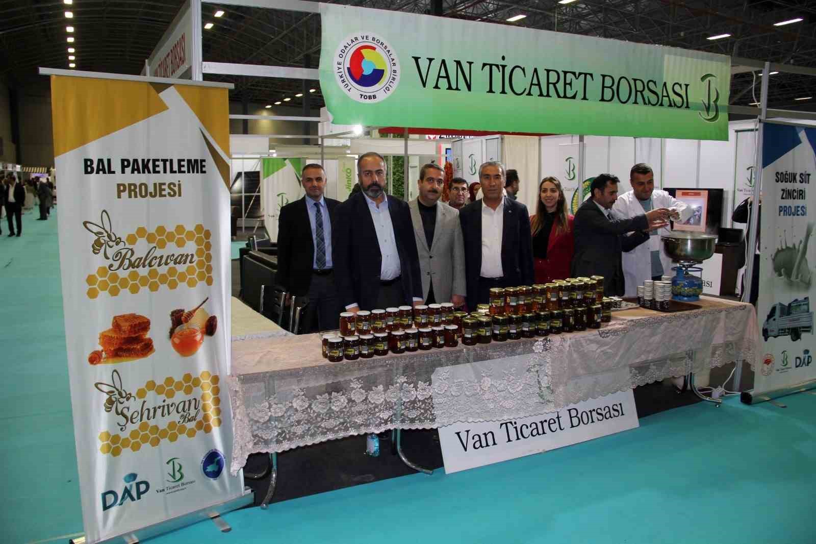 VANTB standına büyük ilgi